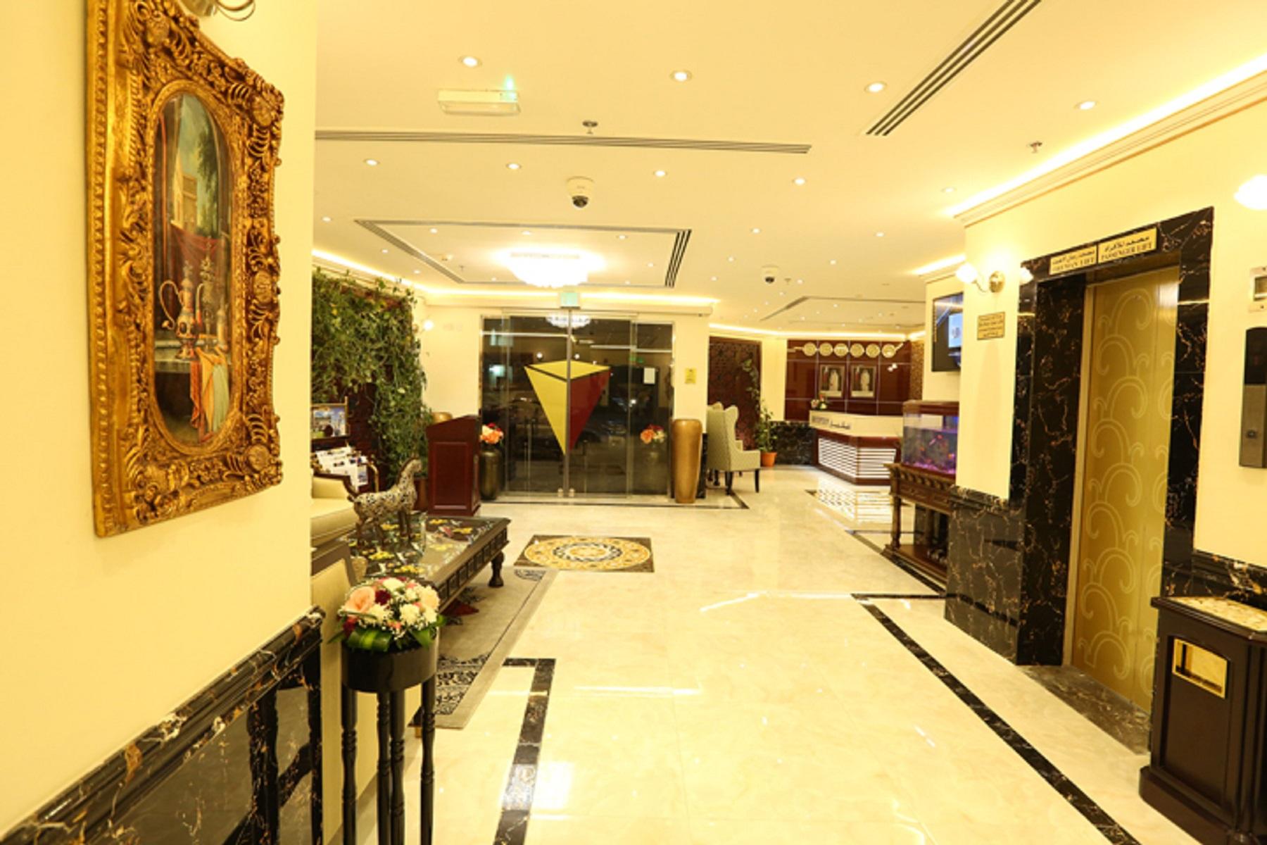 La Villa Palace Hotel Доха Екстериор снимка