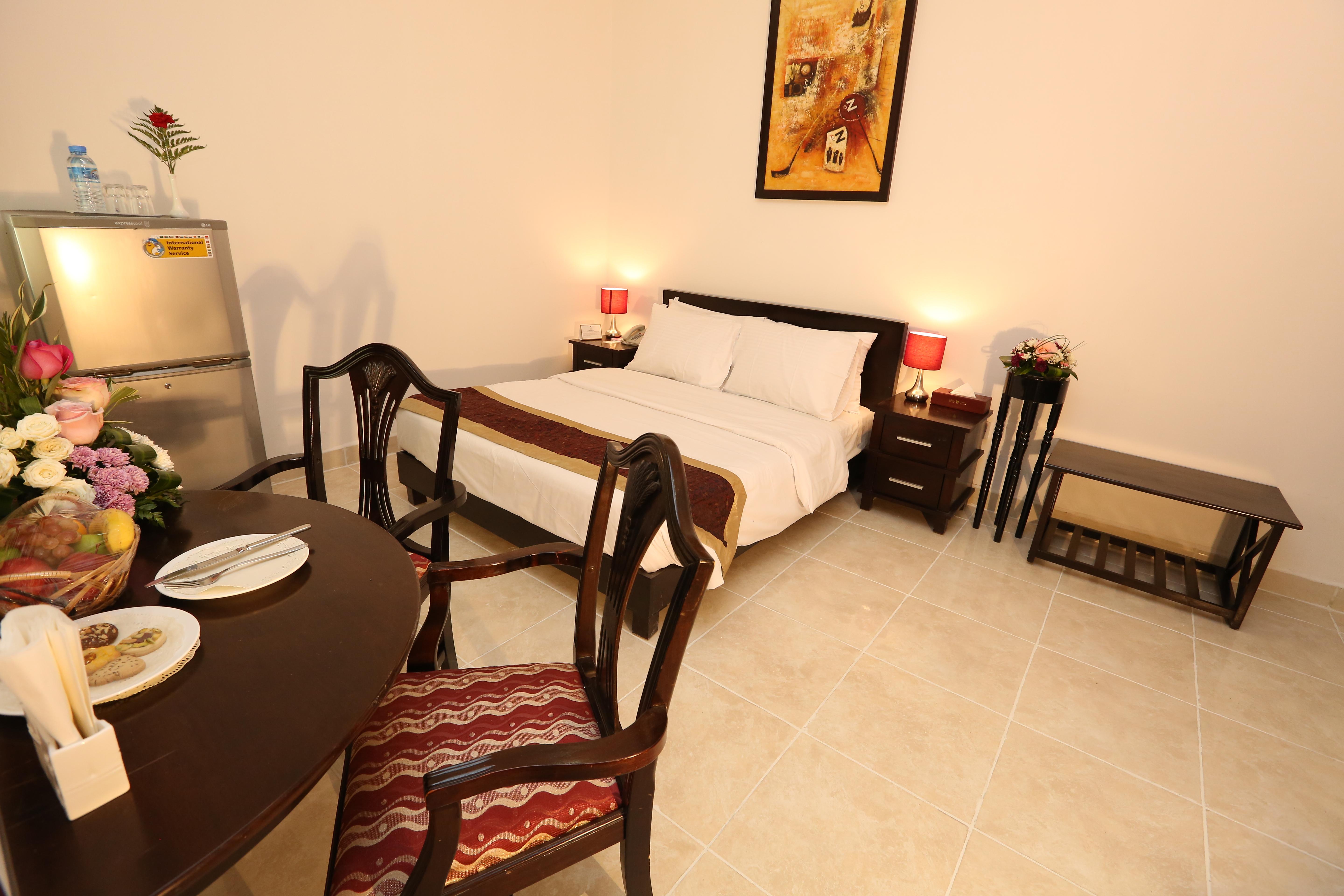 La Villa Palace Hotel Доха Екстериор снимка