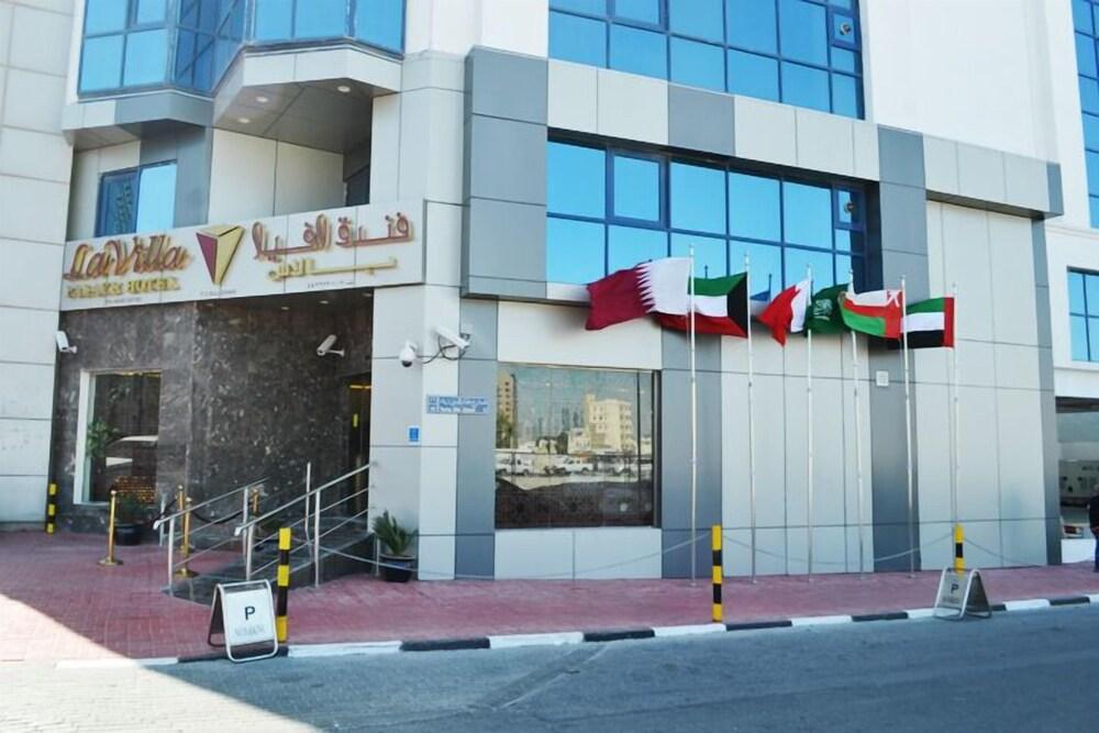 La Villa Palace Hotel Доха Екстериор снимка
