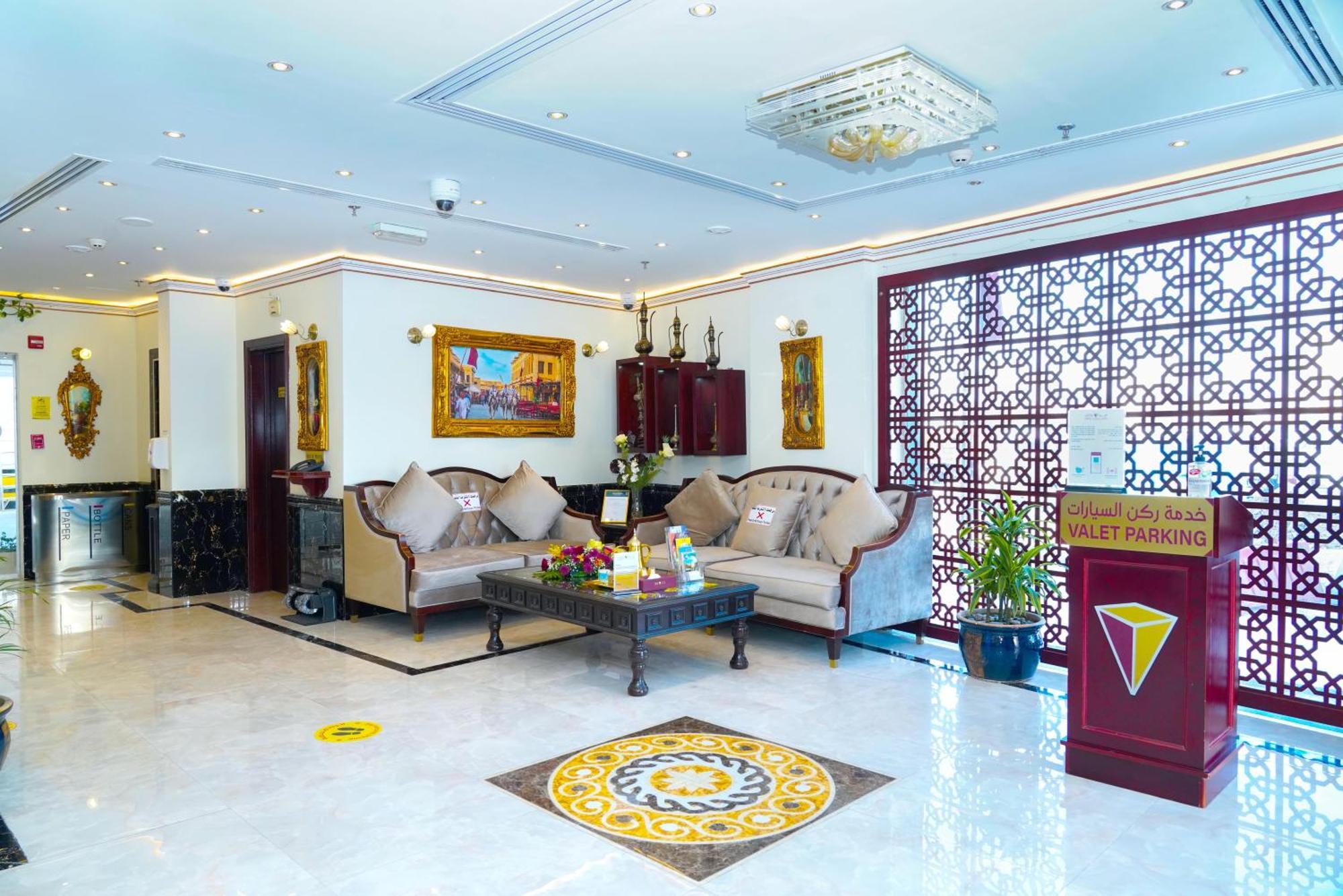 La Villa Palace Hotel Доха Екстериор снимка